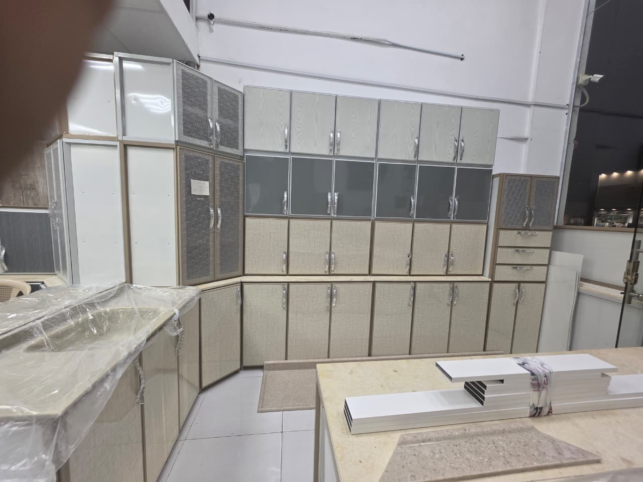 شراء مراتب وتسريحات مستعملة